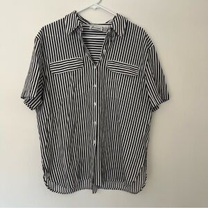 Vintage Joanna Women’s Black and White Striped Button-up Blouse Size XL